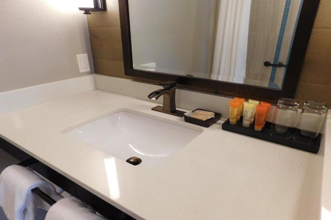 Wave Street Inn Monterey Bilik gambar