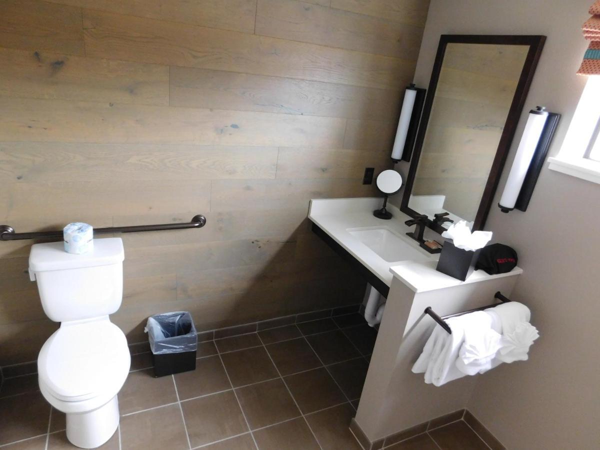 Wave Street Inn Monterey Bilik gambar