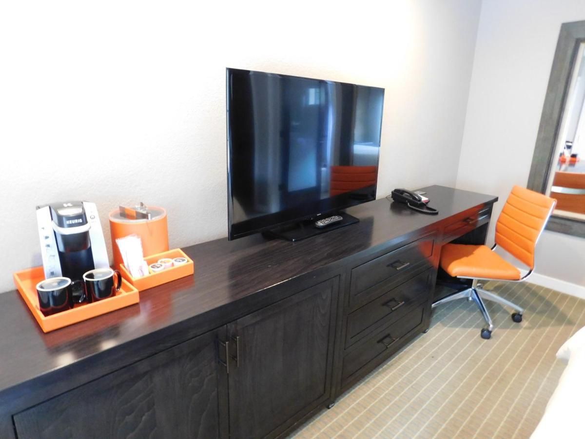 Wave Street Inn Monterey Bilik gambar